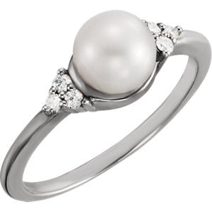 14K White 7-8mm Freshwater Cultured Pearl & 1/8 CTW Diamond Ring